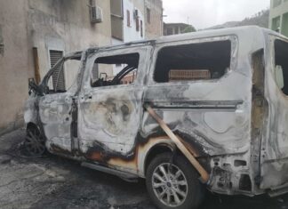 Incendio pullmino S. Roberto, Nuova Solidarietà: “Gesto odioso, solidarietà alle comunità che ne usufruivano”